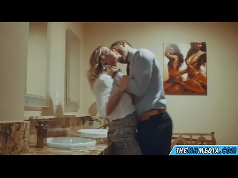 ❤️ ໃນເວລາທີ່ຜິວເນື້ອສີຂາວ busty seduces ທ່ານຢູ່ໃນຫ້ອງນ້ໍາສາທາລະນະ ️❌  ເພດ ທີ່ lo.nudexxx.ru ❌❤